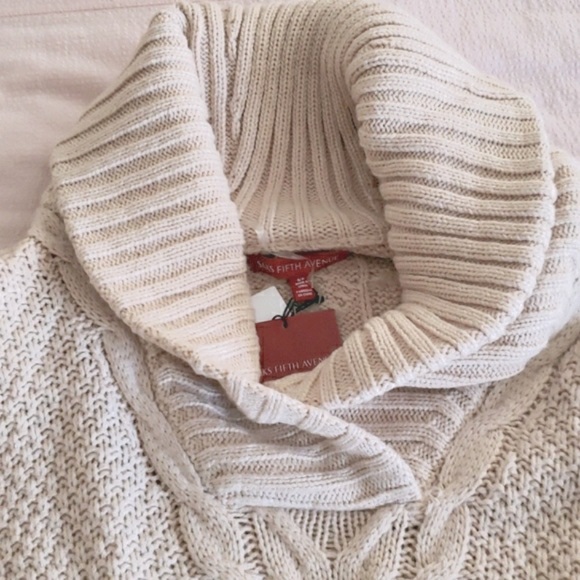 Saks Fifth Avenue cable knit oversized poncho vest  Size S - Picture 6 of 8